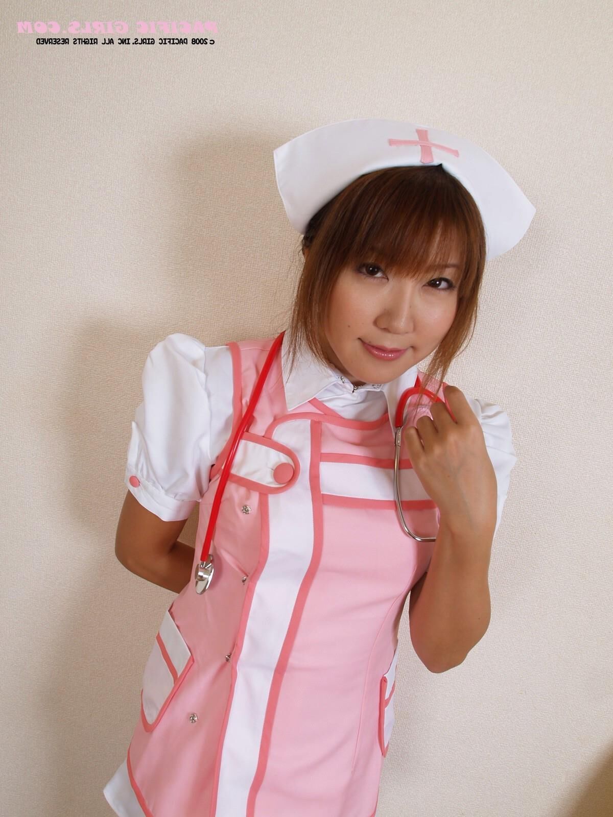 Pacificgirls Megumi son étudiante infirmière devoirs