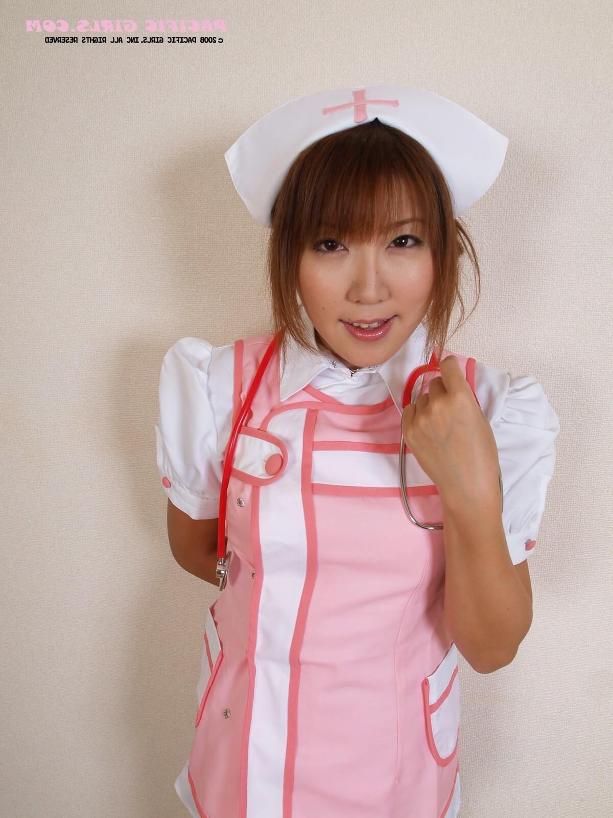 Pacificgirls Megumi son étudiante infirmière devoirs