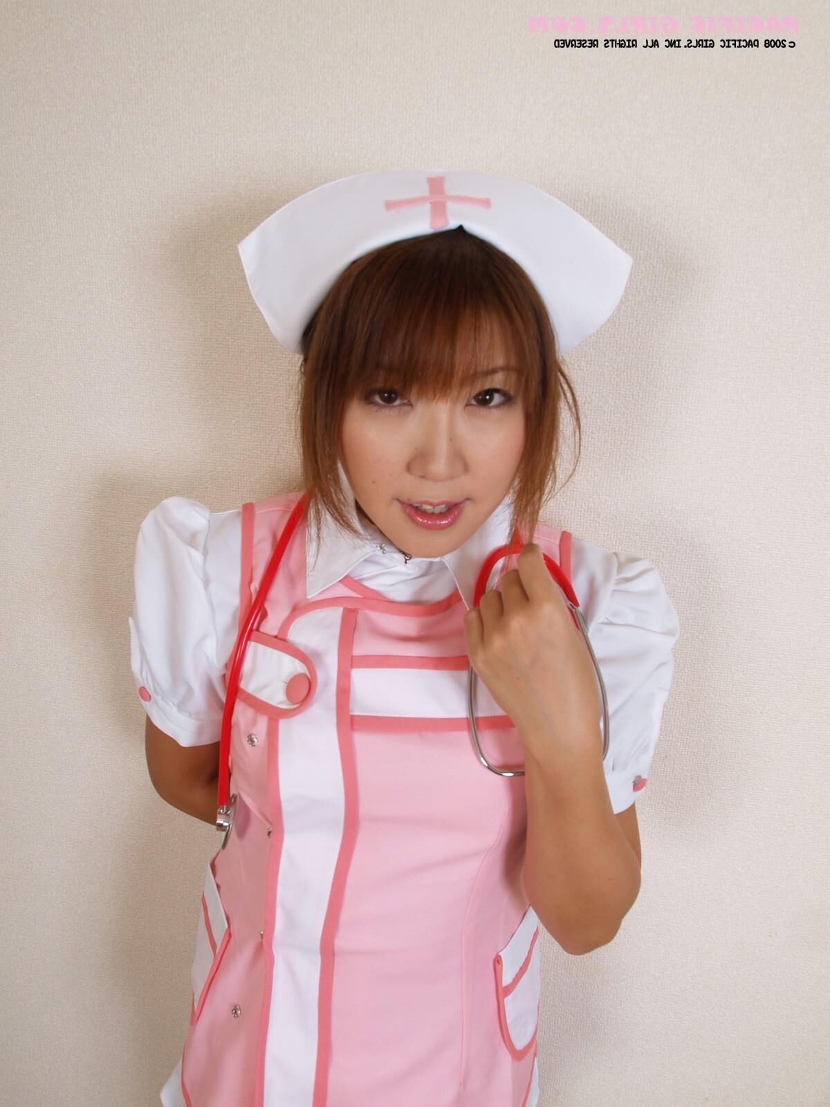 Pacificgirls Megumi son étudiante infirmière devoirs