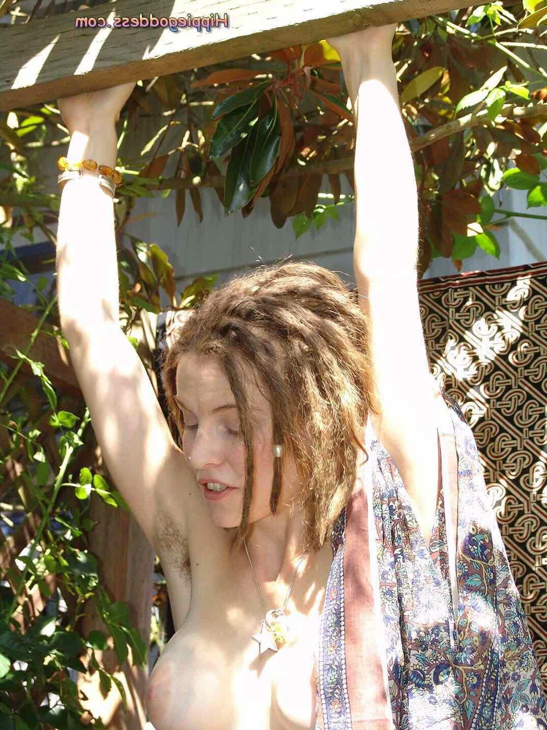 Hippiegoddess entrasse mon voisin nu