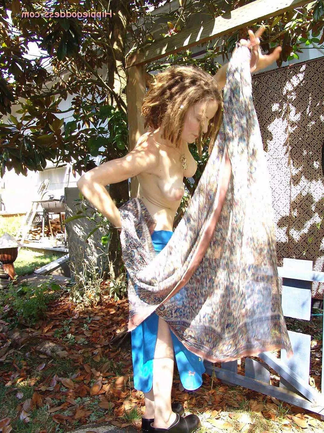 Hippiegoddess entrasse mon voisin nu