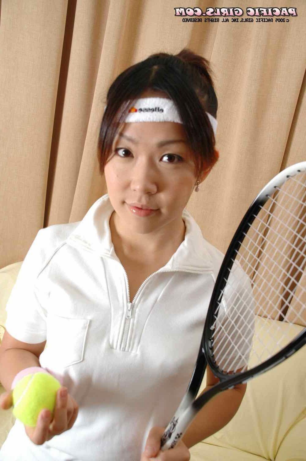 Pacificgirls akiko n'importe qui pour le tennis