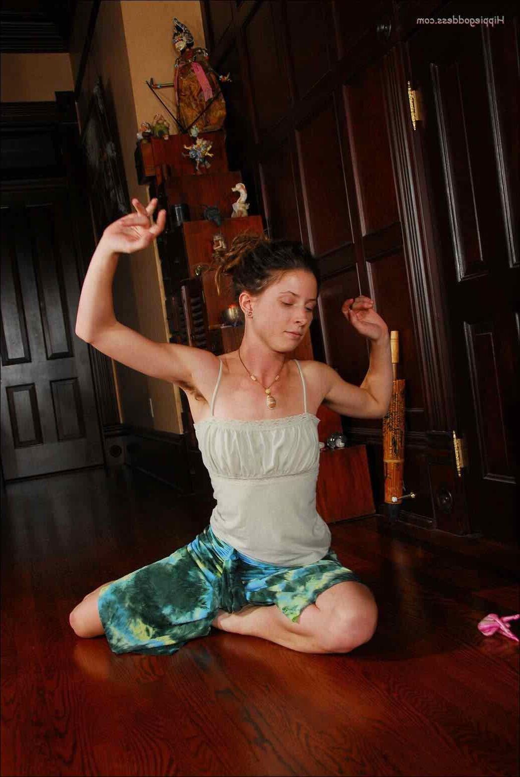 HippieGoddess SERQUET Toys on the floor