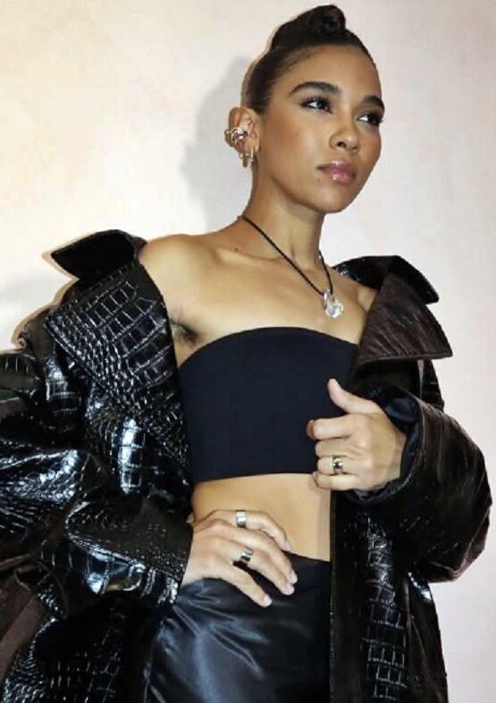 Hairy Celebrity Armpits 