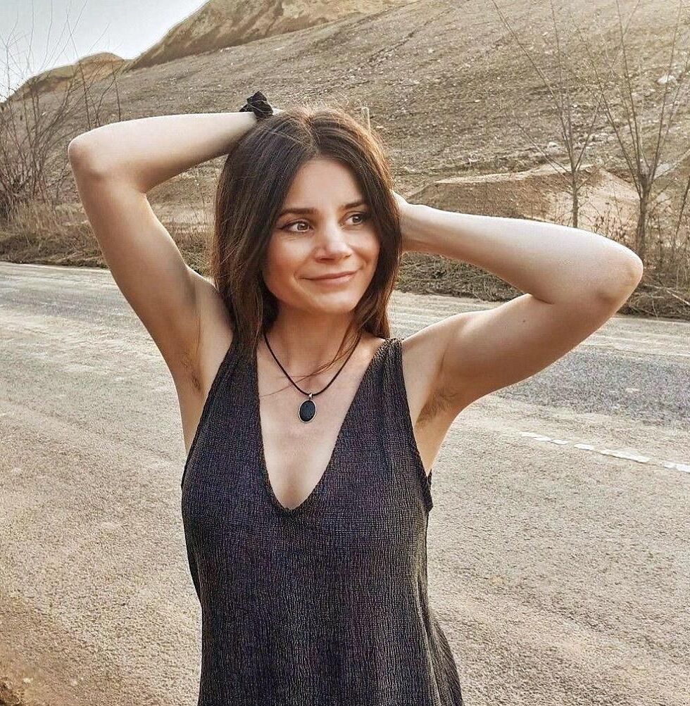 Hairy Celebrity Armpits 