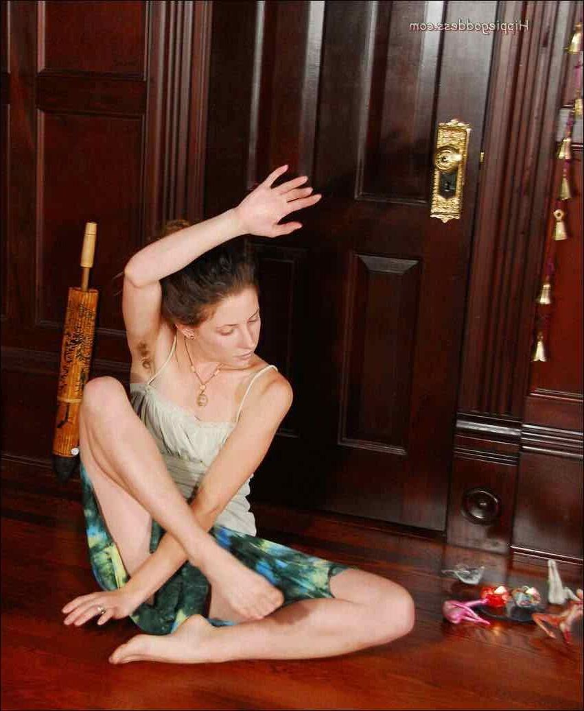 HippieGoddess SERQUET Toys on the floor