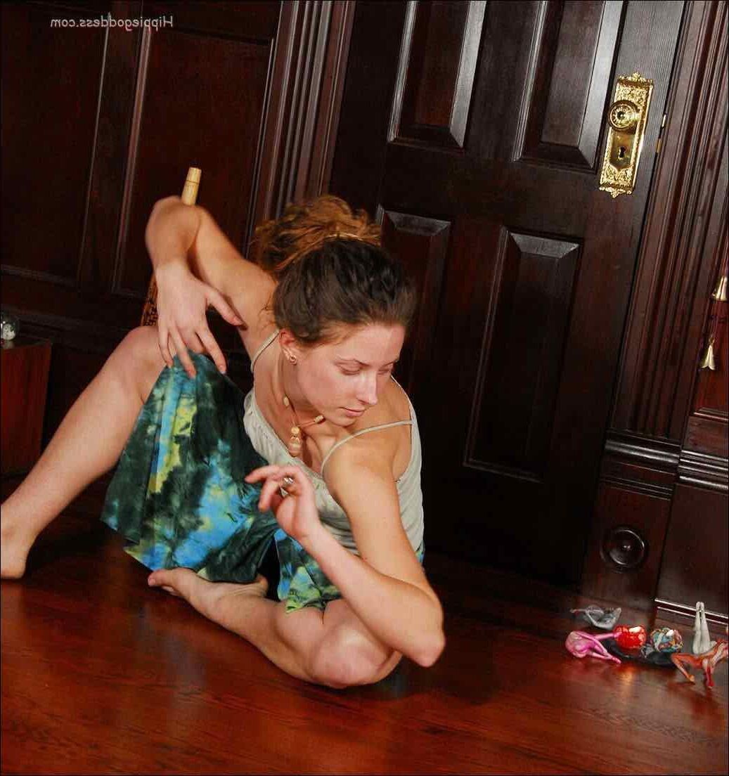 HippieGoddess SERQUET Toys on the floor