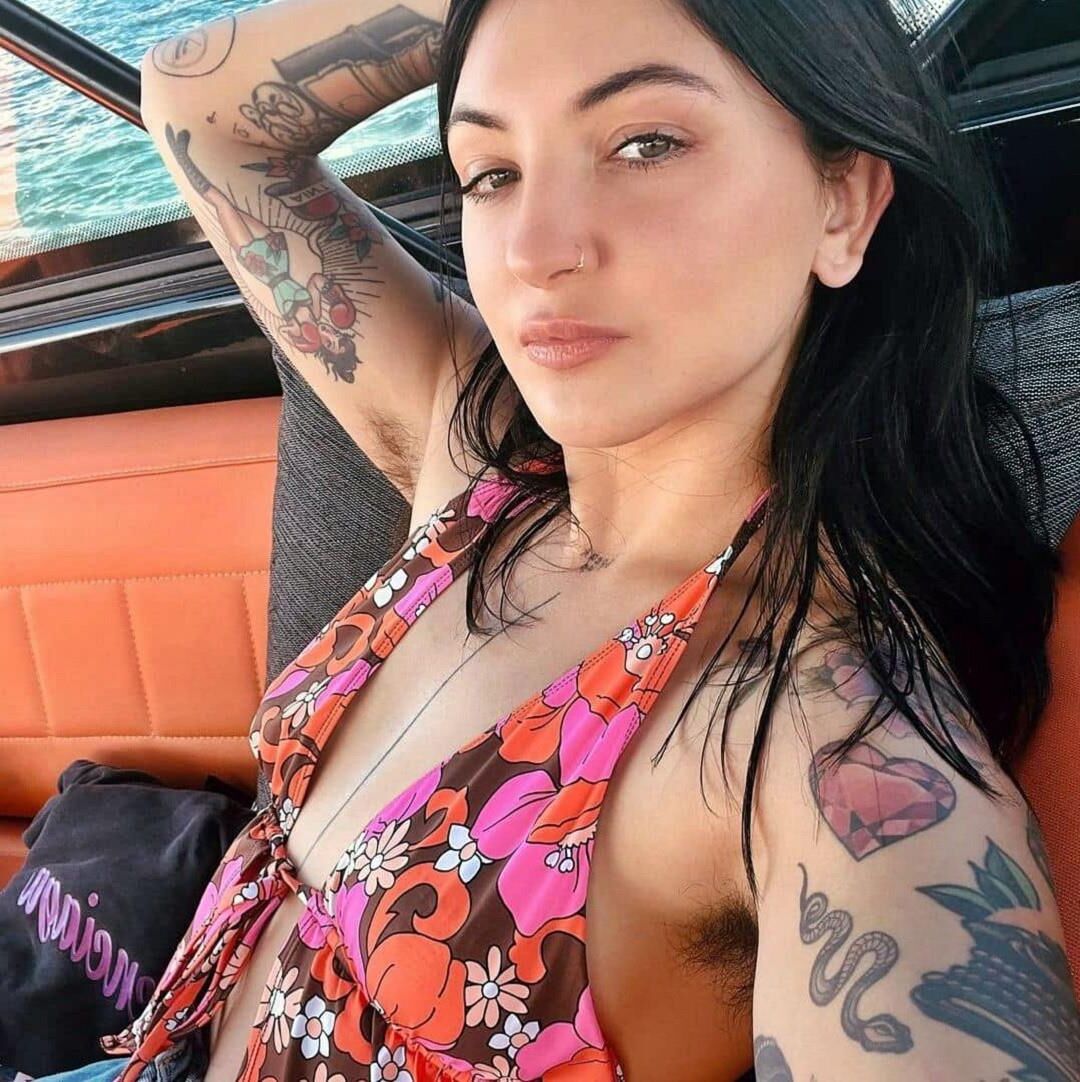 Hairy Celebrity Armpits 
