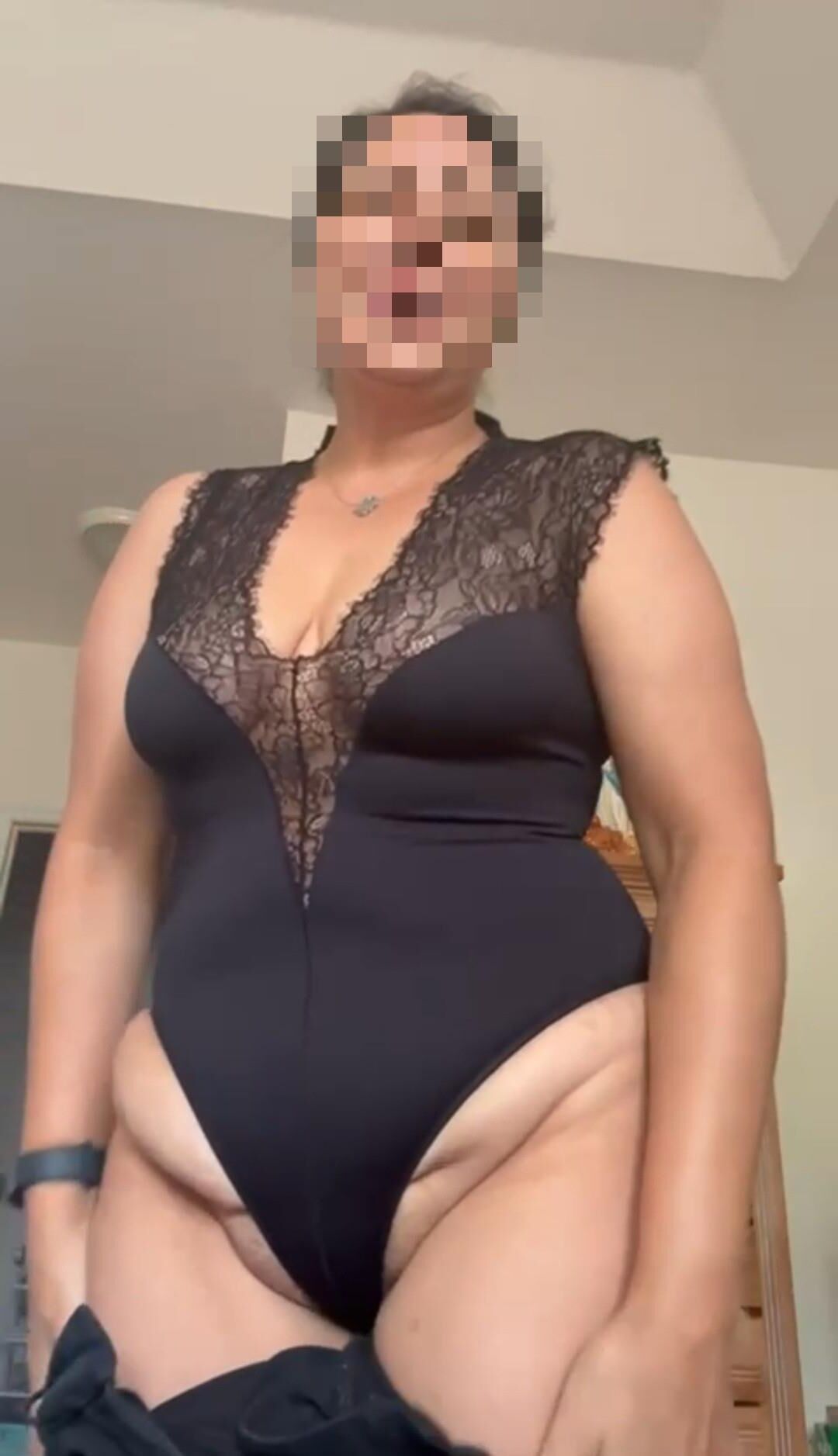 Hefty Woman Hairy or Shaved