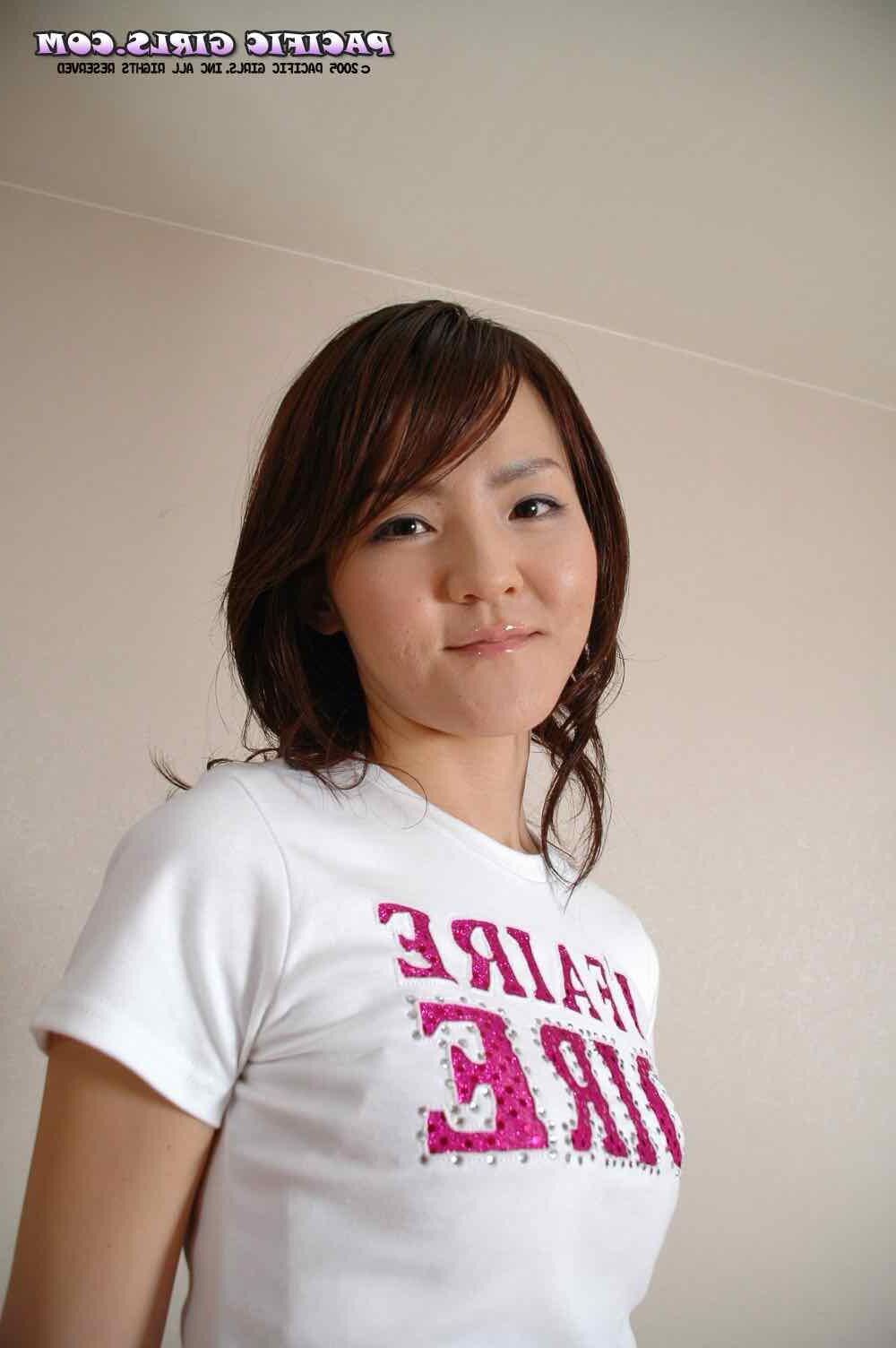 PacificGirls HARUNA Slippery when wet