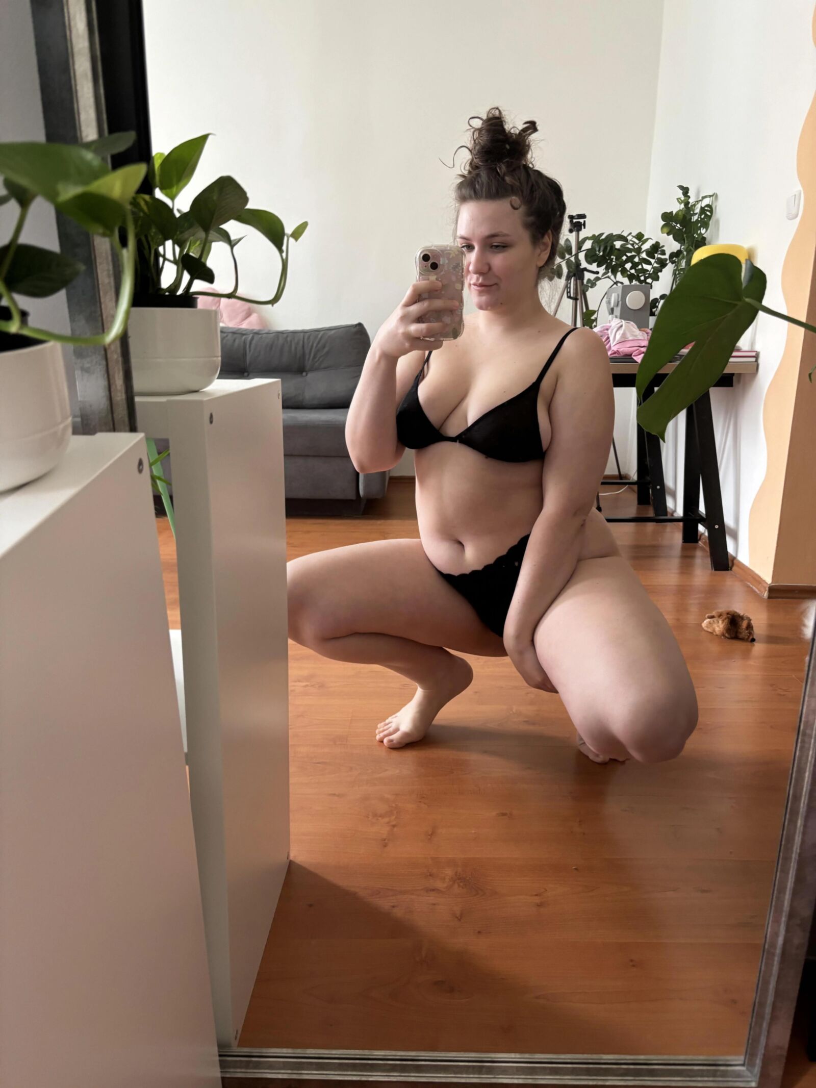 Mia pawg chatte poilue
