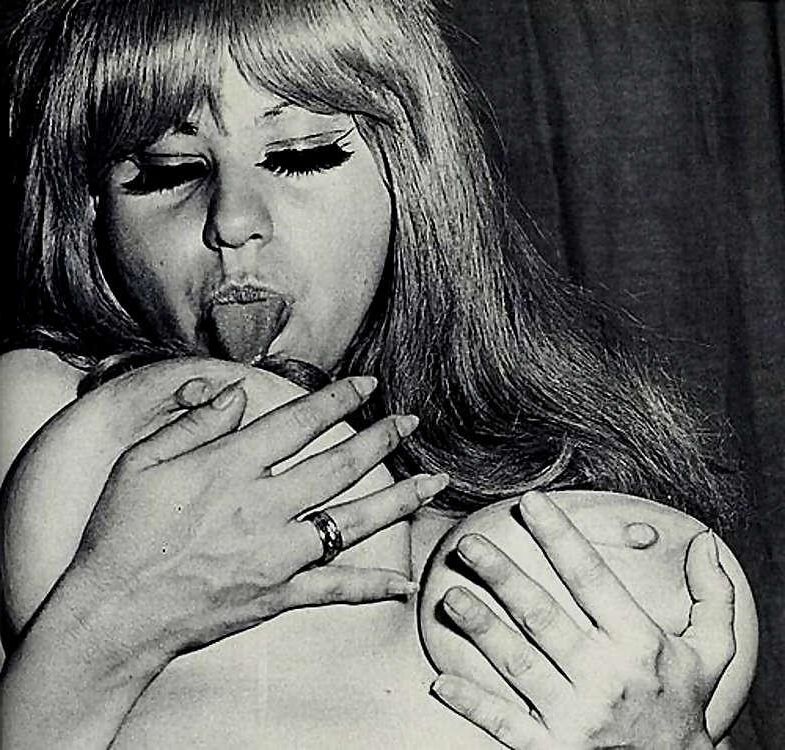Mulheres nuas e de topless vintage